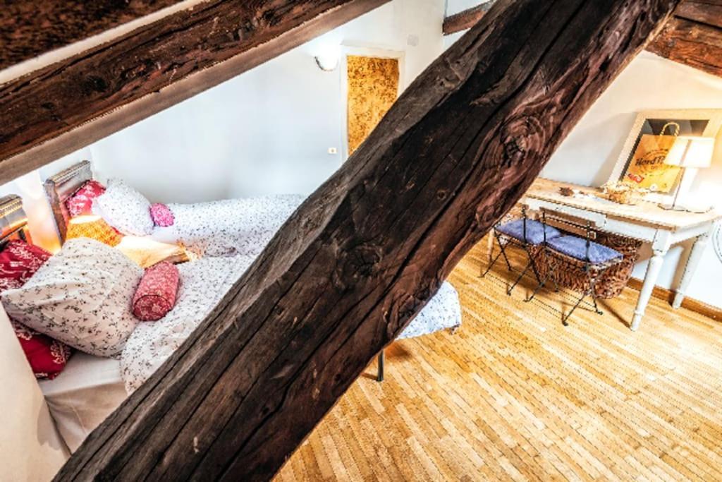 Loft Overlooking The Old Town . فيلتري المظهر الخارجي الصورة